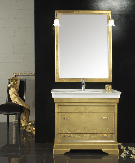 Composizione da bagno in foglia oro decorata