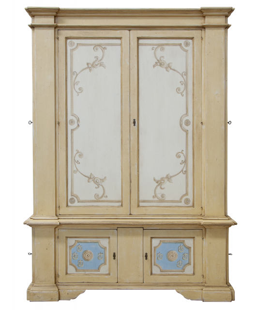 Credenza decorata